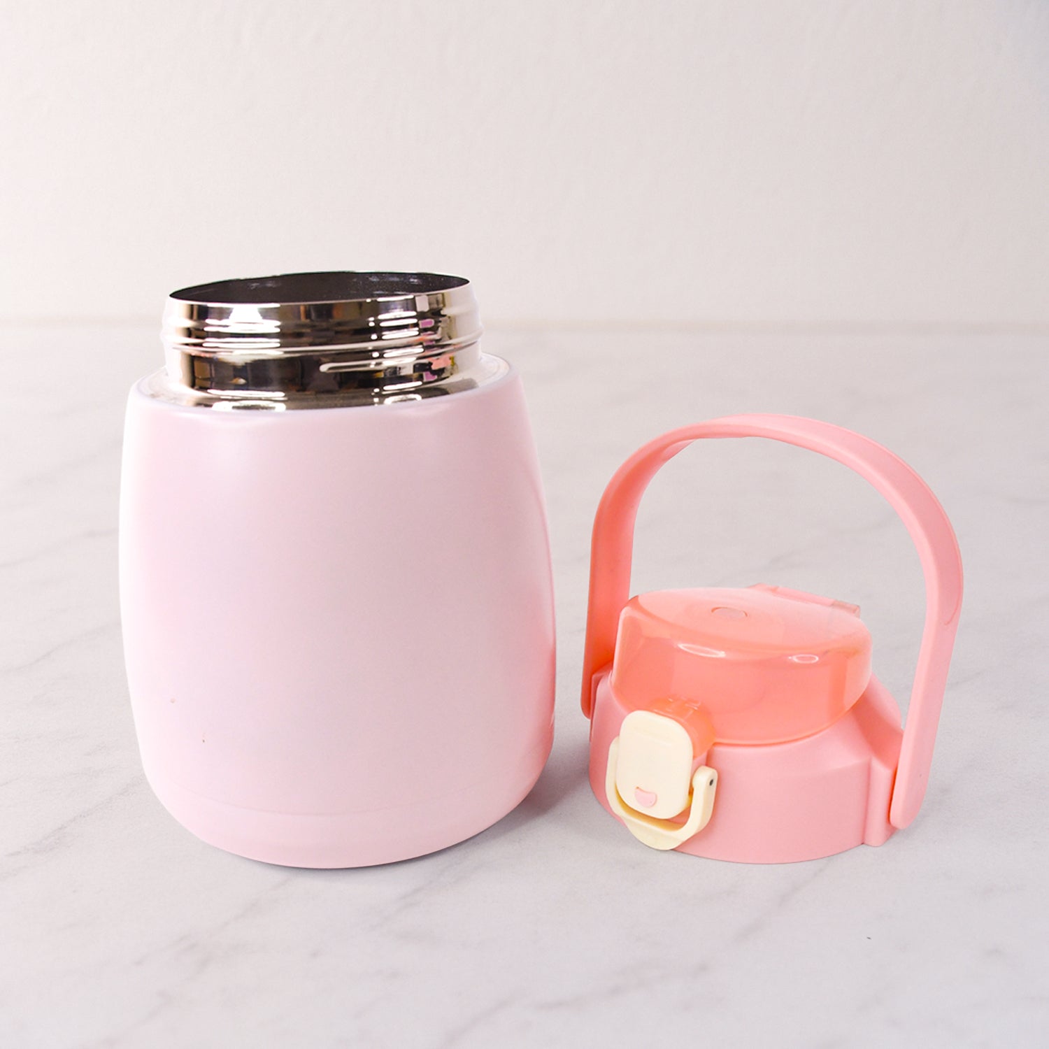 Stainless Steel Vacuum Insulated Water Bottle with Handle & Sticker (700 ML) Stainless Steel Vacuum Insulated Water Bottle with Handle & Sticker (700 ML)